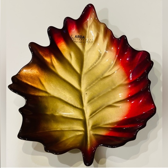 Arda Handmade Art Glass Leaf Tray made in Turkey - Picture 5 of 5